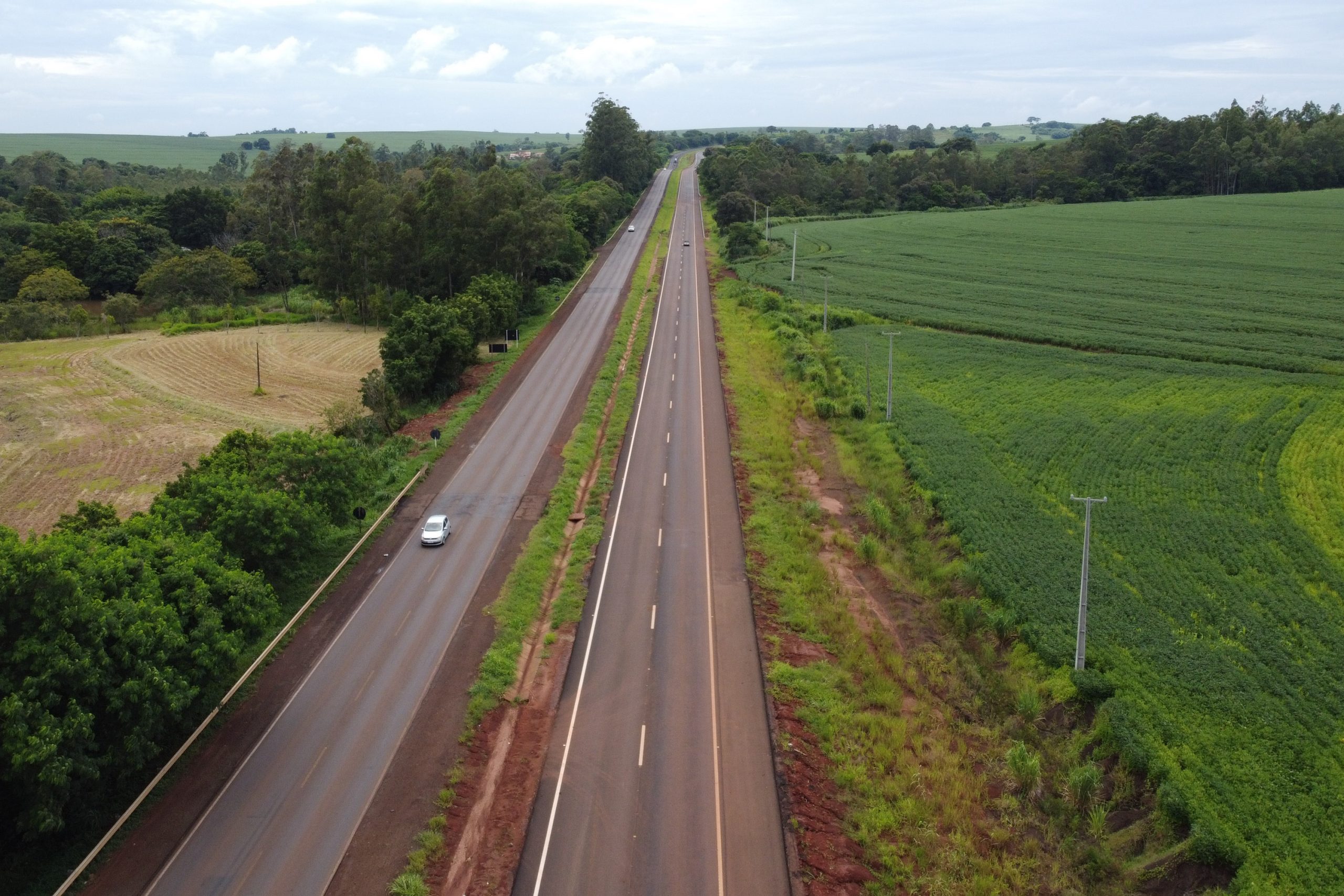 Vista aerea da Rodovia BR-277 - liga as cidades de Paranagua e Curitiba  Stock Photo - Alamy