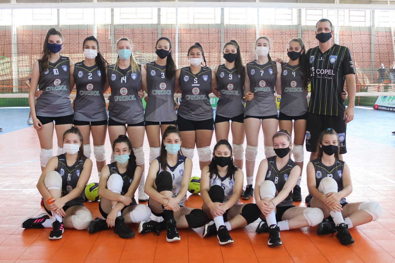 Santa Helena fica vice-campeã de competição de voleibol em Formosa do Oeste