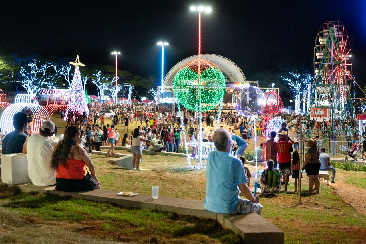 Natal de Águas e Luzes: hoje é o último dia para conferir a decoração no  Gramadão e Praça da Paz – Jornal do Oeste