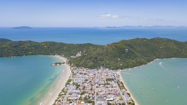 Bombinhas-SC está pronta para uma excelente temporada de verão￼ - Jornal do  Oeste