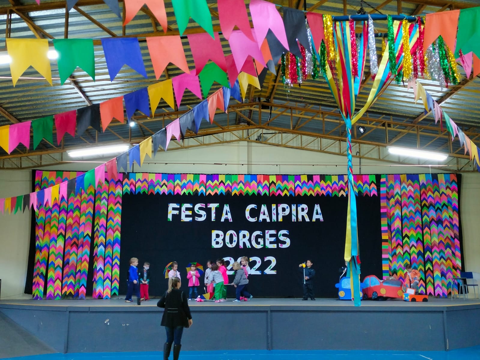 Como comemorar festa junina na escola?