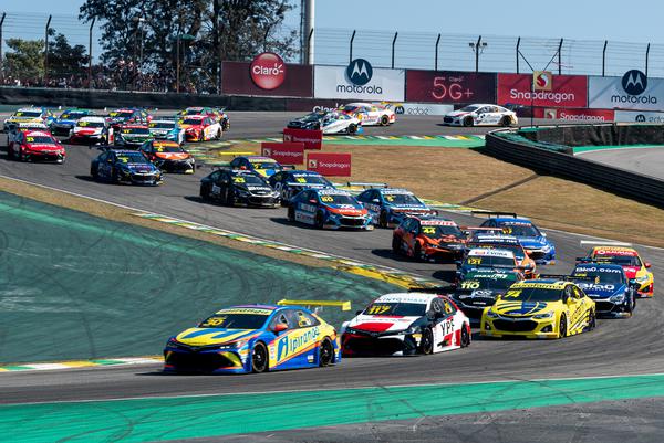 Stock Car: Com boas largadas, Rafael Suzuki soma mais um top-10 em