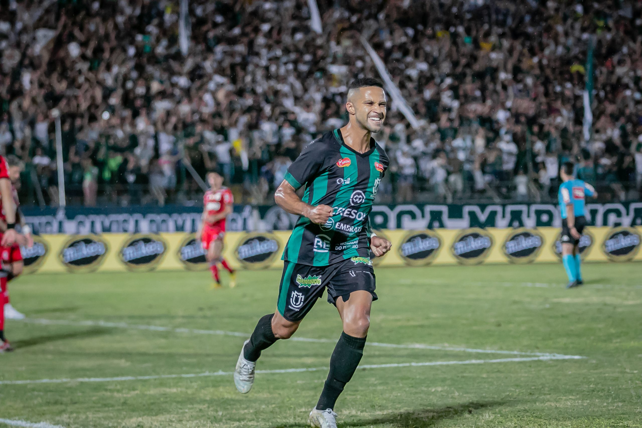 Trio do Maringá que brilhou contra o Flamengo é anunciado por time da Série  A e