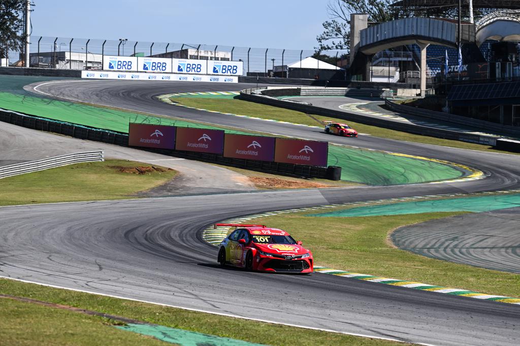 Piquet Jr é o quarto mais rápido no primeiro dia de atividades da