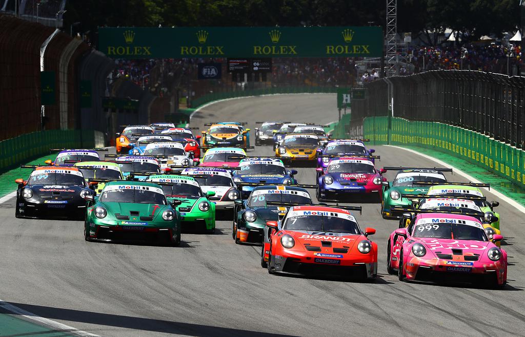 ETAPA 9 - ARQUIBANCADA B SÁBADO (18/11) - Porsche Cup Brasil