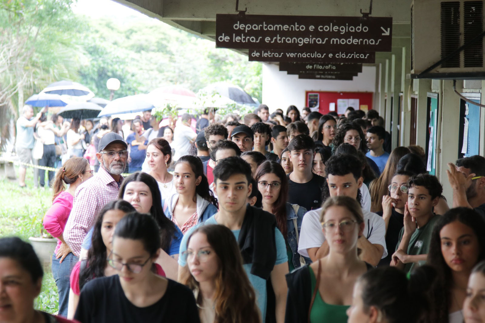 Lista Cultural Para O Vestibular 2025 Da UEL Tem Sete Obras Literárias ...