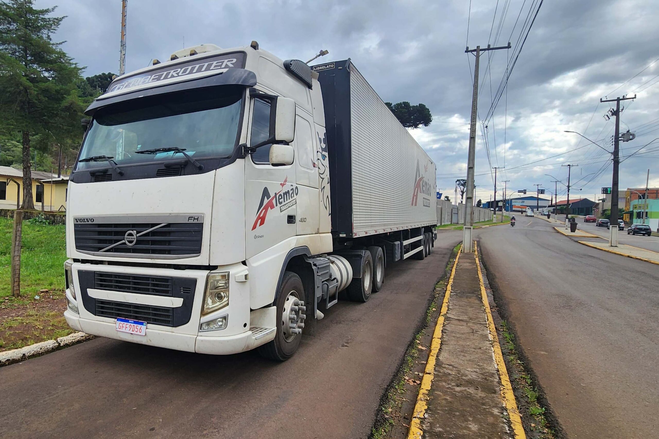 caminhao-roubado-doacoes-rs