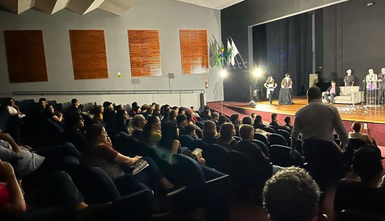 TEU-teatro-escola-unioeste