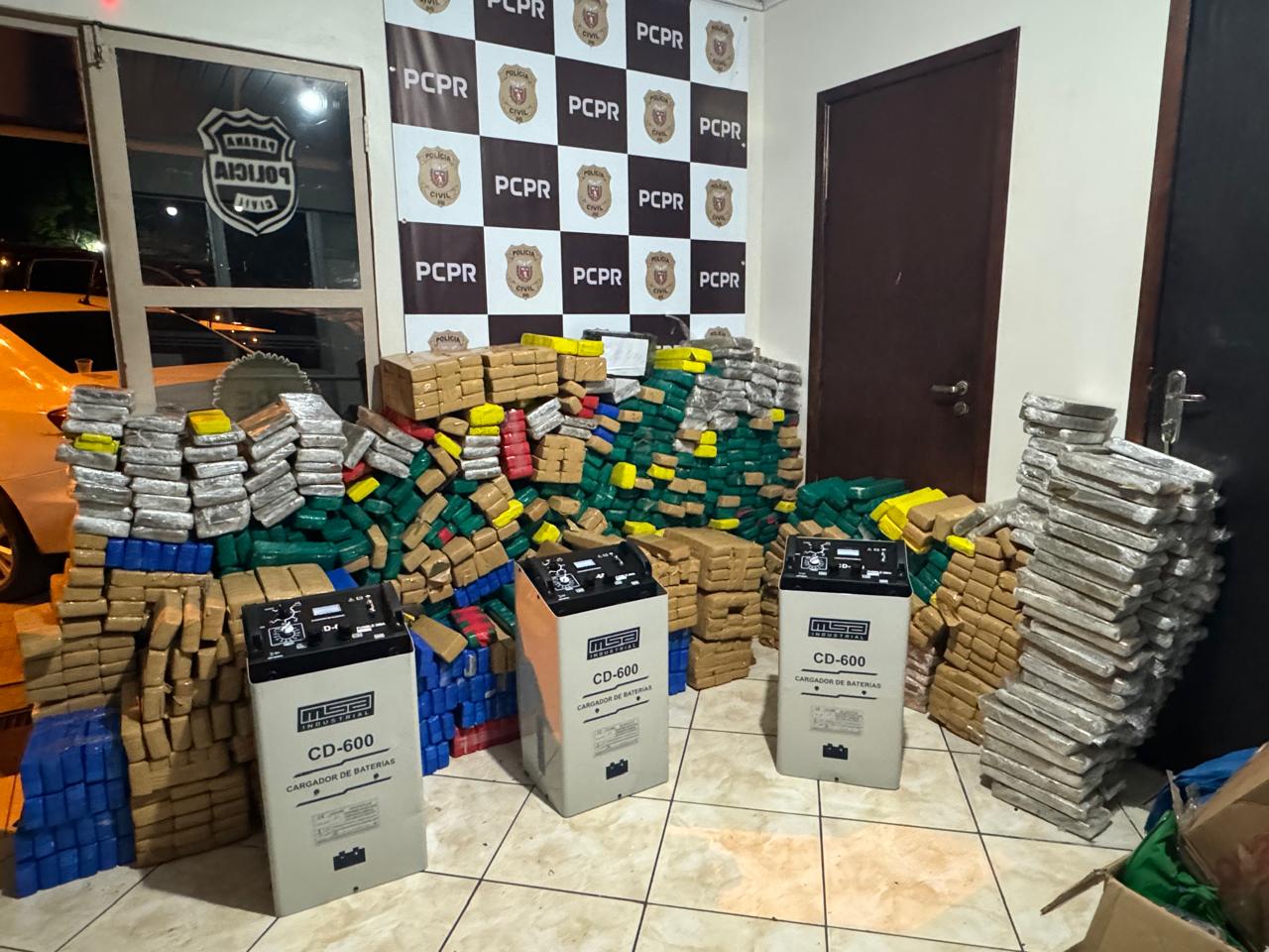 Pcpr Apreende 956 Quilos De Maconha Em Foz Do Iguaçu Jornal Do Oeste