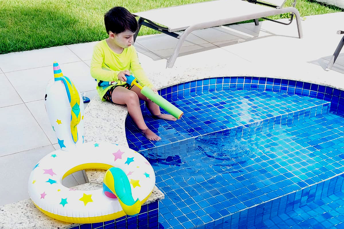 Piscinas: receita simples para tratar água evita desperdício e surpresa na conta  