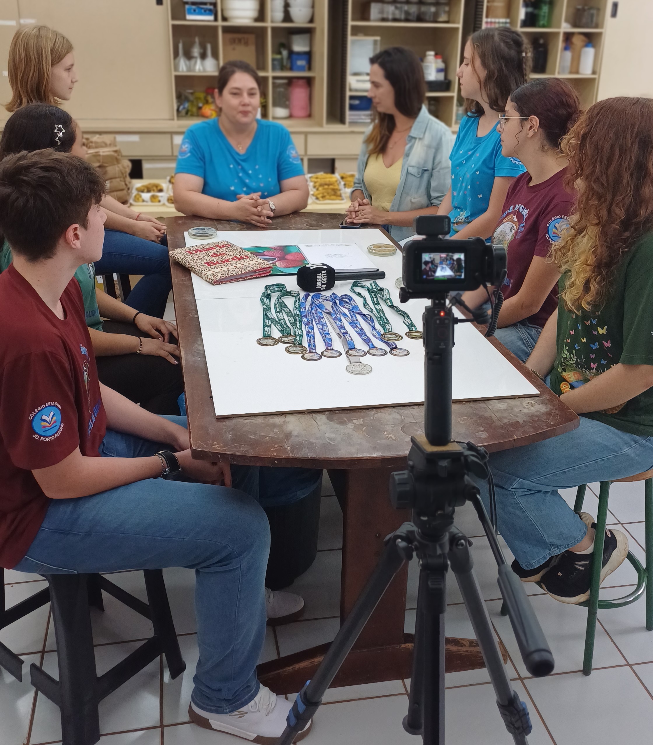 Os estudantes conquistaram medalhas de prata e de bronze, nas Olimpíadas de Ciências e de Matemática, respectivamente. Crédito: Marcelo Rocha