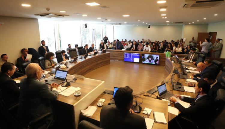 Reunião ocorreu no início da tarde desta terça-feira (24), no Auditório Legislativo. Créditos:Valdir Amaral/Alep