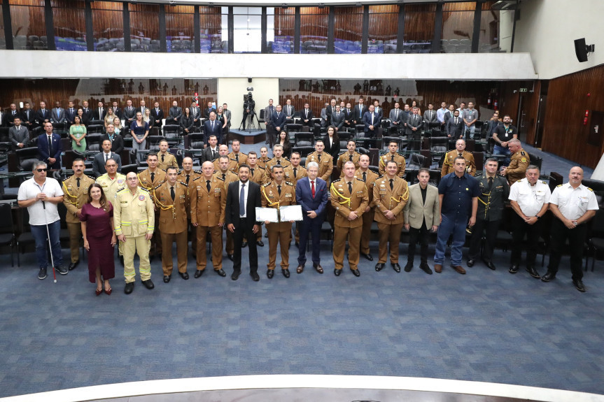 Solenidade ocorreu na tarde desta terça-feira (25), no Plenário da Assembleia Legislativa do Paraná. Créditos: Valdir Amaral/Alep