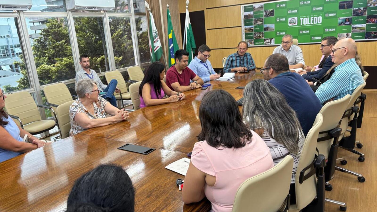 Objetivo do encontro foi estabelecer um canal de comunicação frequente para evitar o desgaste na solução de ações em benefício dos servidores. Crédito: Prefeitura de Toledo