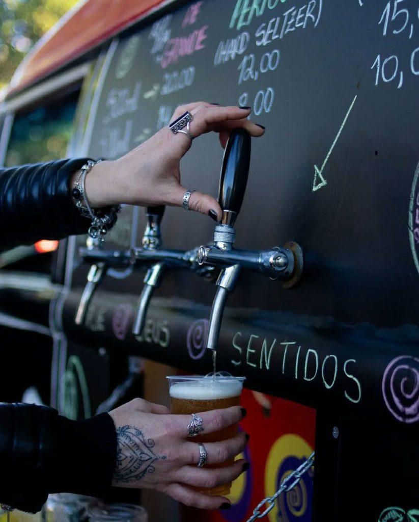 Legenda: Mulheres se destacam na produção de cerveja artesanal.
Crédito: Arquivo pessoal