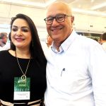 O deputado Luiz Claudio Romanelli (PSD) ao lado da prefeita de Carambeí, Elisângela Pedroso (PL). Créditos: Divulgação/Assessoria Parlamentar