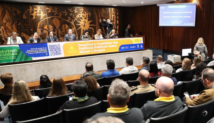 Audiência ocorreu no Plenarinho da Assembleia Legislativa na tarde desta quarta-feira (18) Crédito: Orlando Kissner/Alep