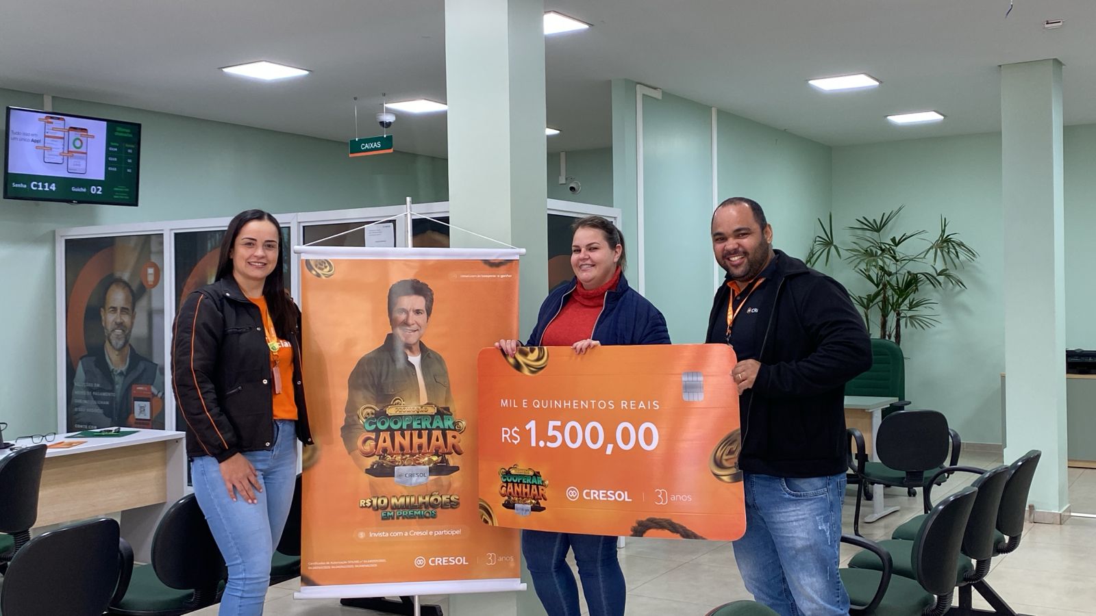 De maio a novembro, a campanha promove sorteios mensais no valor de R$1.500 para 10 cooperados por mês Crédito: Assessoria Cresol
