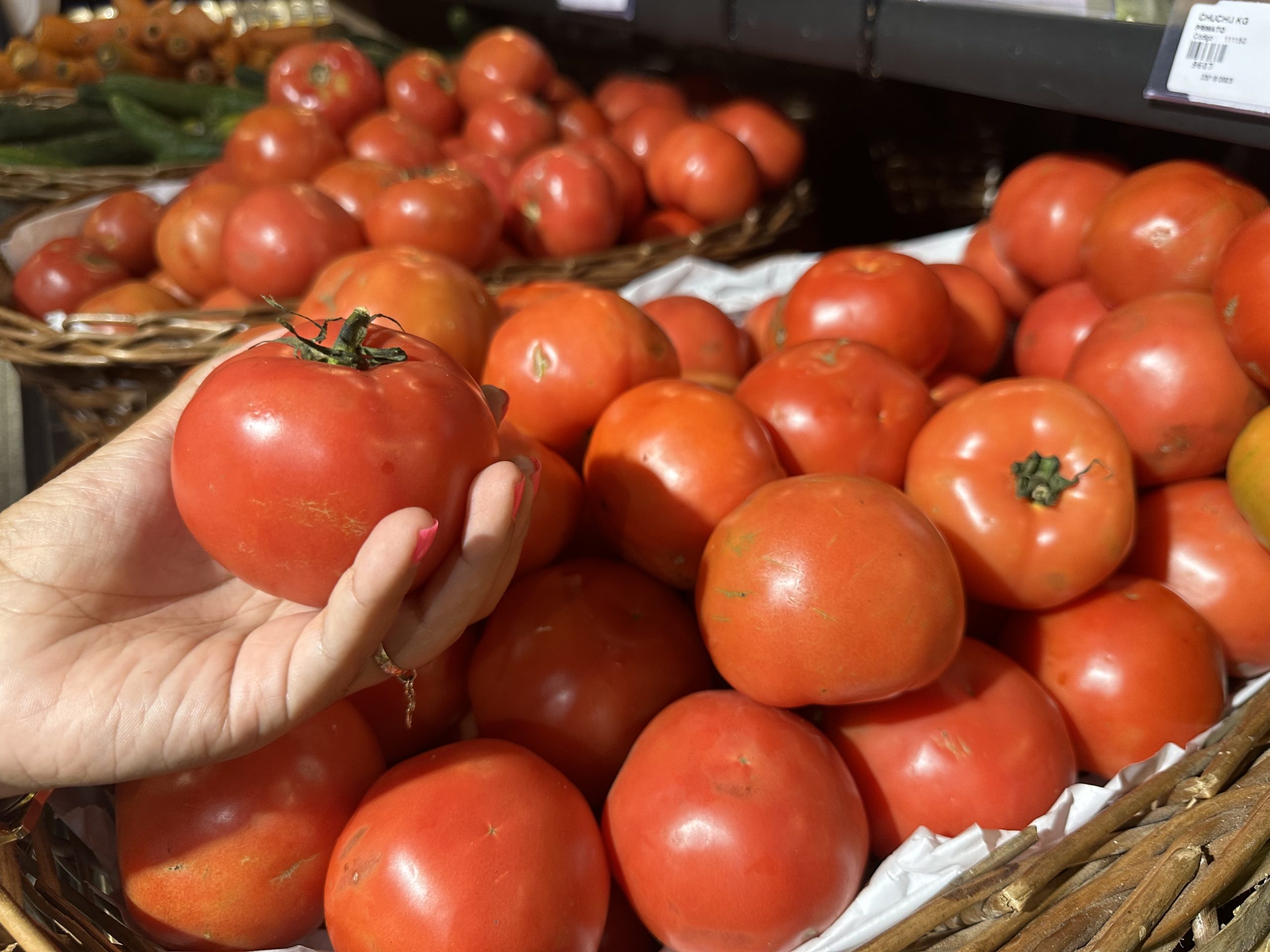 O tomate teve a maior redução no mês (-21,19%) Crédito: Franciele Mota/Arquivo JO