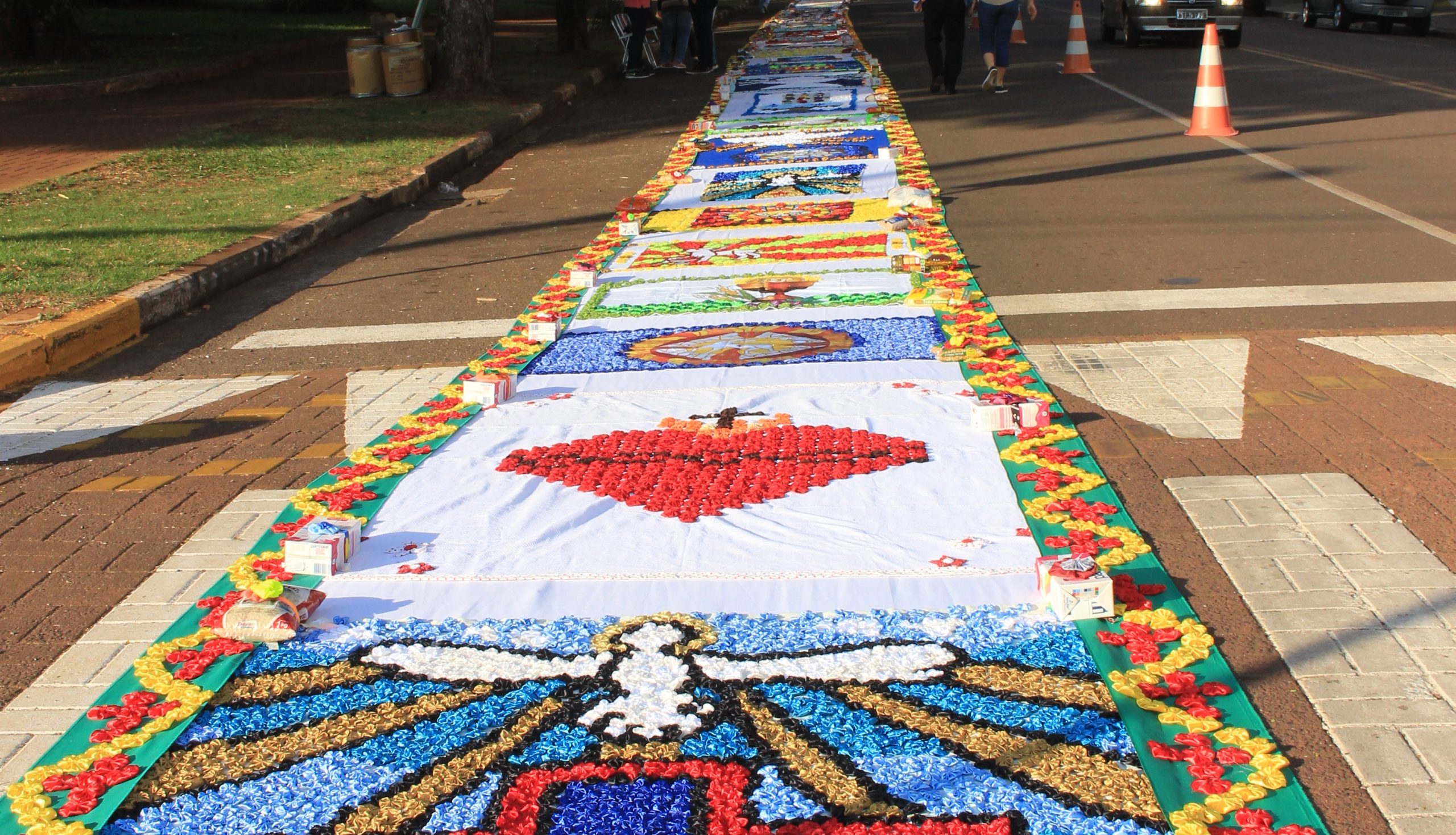 Uma das tradições mais presentes no Corpus Christi é a confecção de tapetes Crédito: Arquivo JO