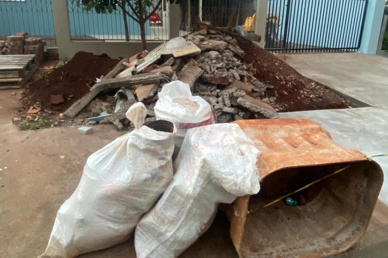 Resíduos de construção civil não são mais recolhidos epla prefeitura