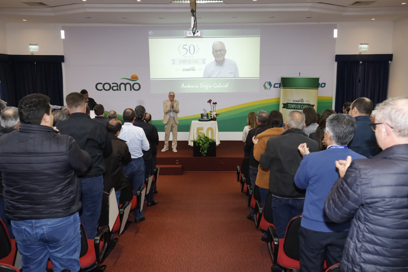 Primeiro funcionário da Coamo completa 50 anos de casa