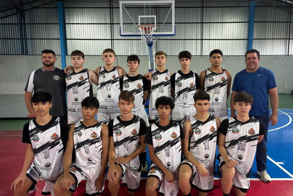 Resultados obtidos no basquete masculino e feminino, vôlei feminino e futsal masculino levaram município à próxima etapa dos Jogos da Juventude do Paraná