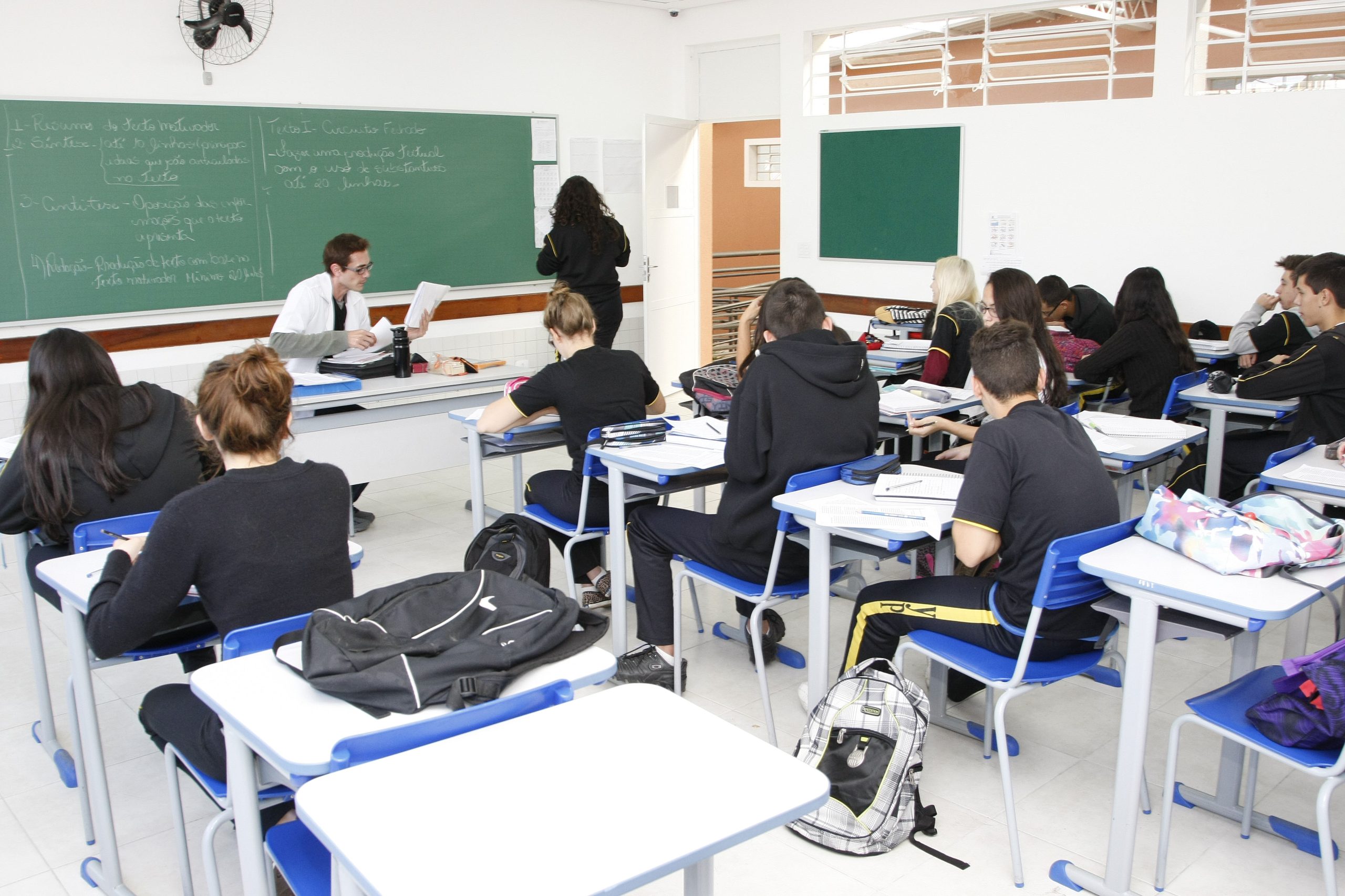 Reajuste salarial dos professores da rede estadual do Paraná é sancionado Crédito: Hedeson Alves/Tecpar