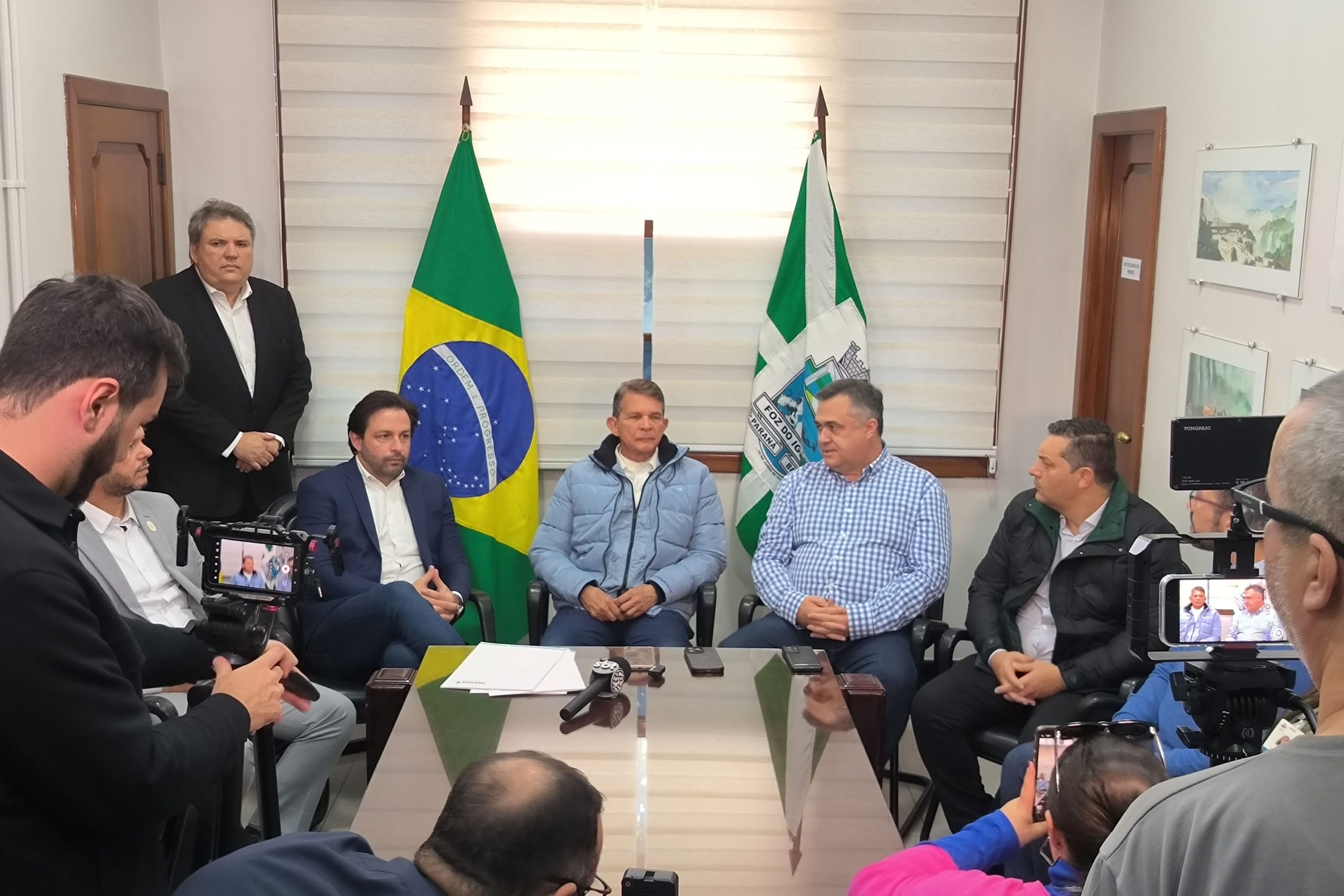 Em coletiva, Secretário de Estado da Saúde, Beto Preto reforça a importância da vacinação e que há doses disponíveis em todos os municípios Crédito: Sesa/AEN