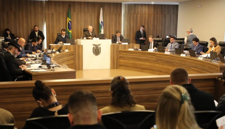 Os integrantes do colegiado também aprovaram proposta que incentiva à economia circular da água no Paraná Crédito: Valdir Amaral/ALEP