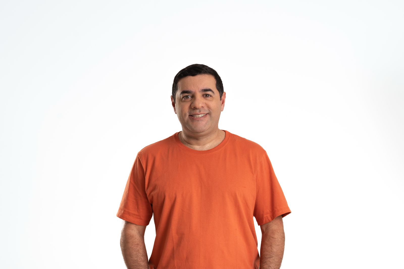 Gabriel Félix é o professor que comanda a prática de redação do Curso Positivo. Crédito: Nizo Gomide