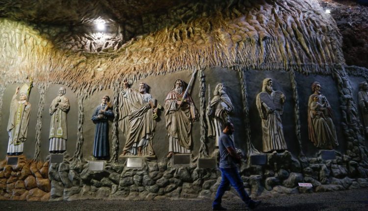 Santuário de São Miguel Arcanjo, em Bandeirantes