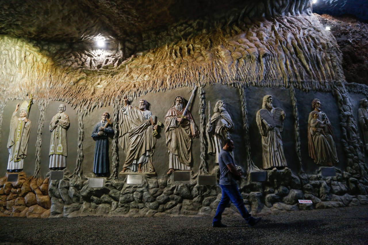 Santuário de São Miguel Arcanjo, em Bandeirantes