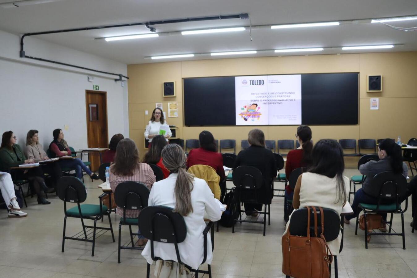 Diversos assuntos relacionados ao monitoramento de aprendizagem fizeram parte da pauta de atividade Crédito: Noáh da Silva