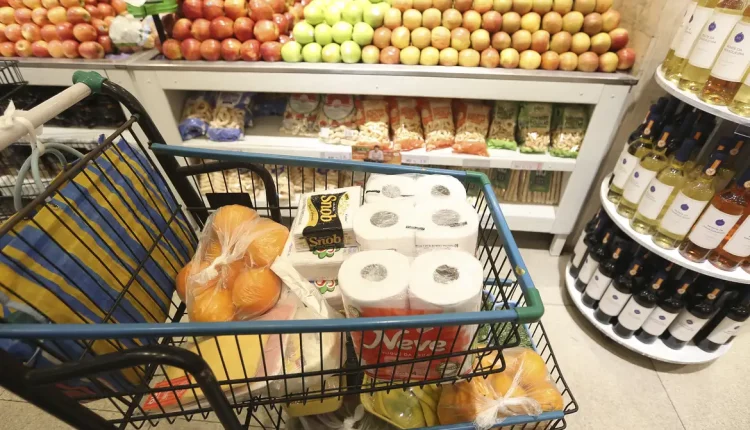 É o 1º recuo do grupo alimentação em nove meses, aponta IBGE Crédito: Valter Campanato/Agência Brasil