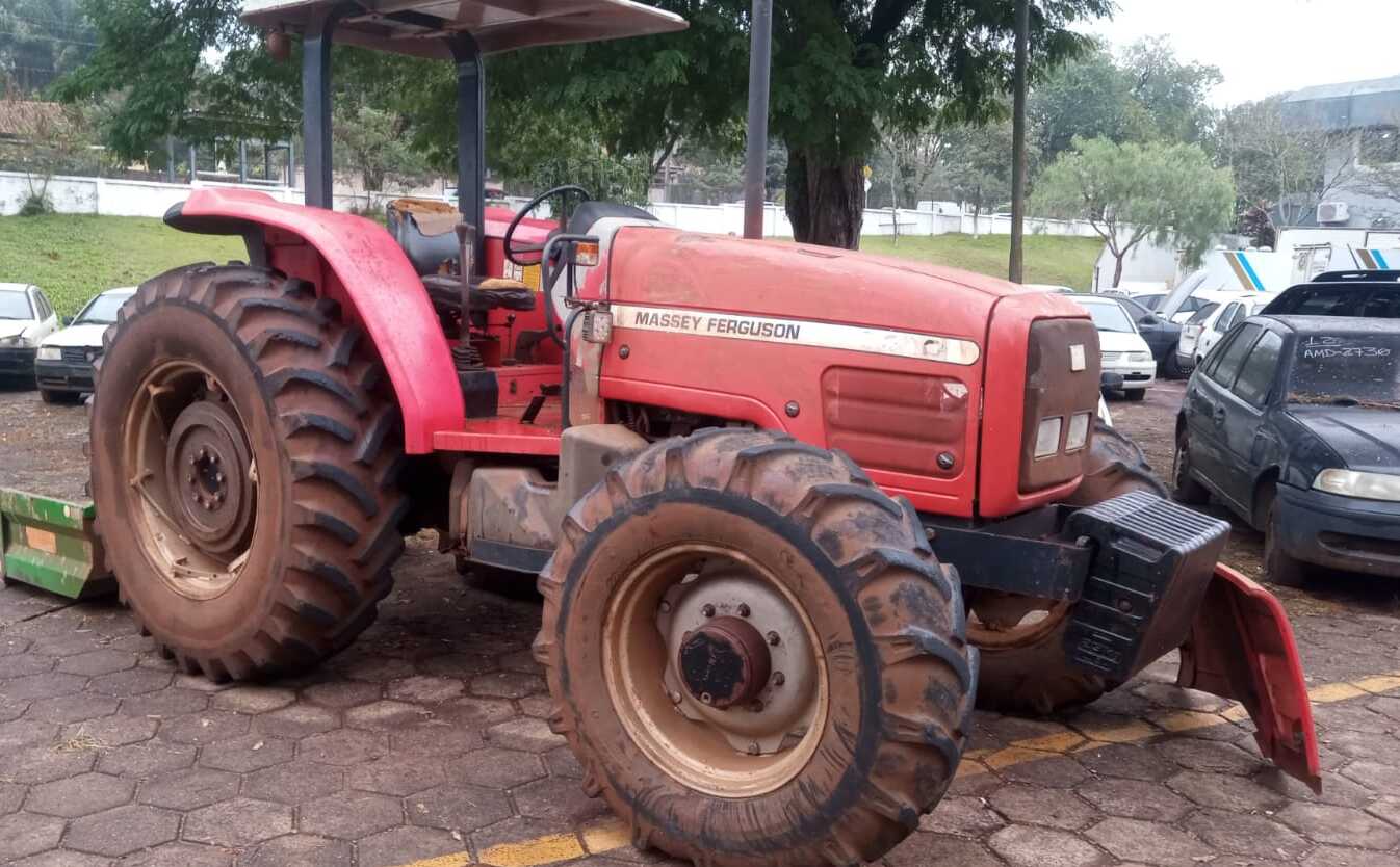 PCPR recupera trator furtado avaliado em R$ 150 mil em Cascavel Crédito:PCPR