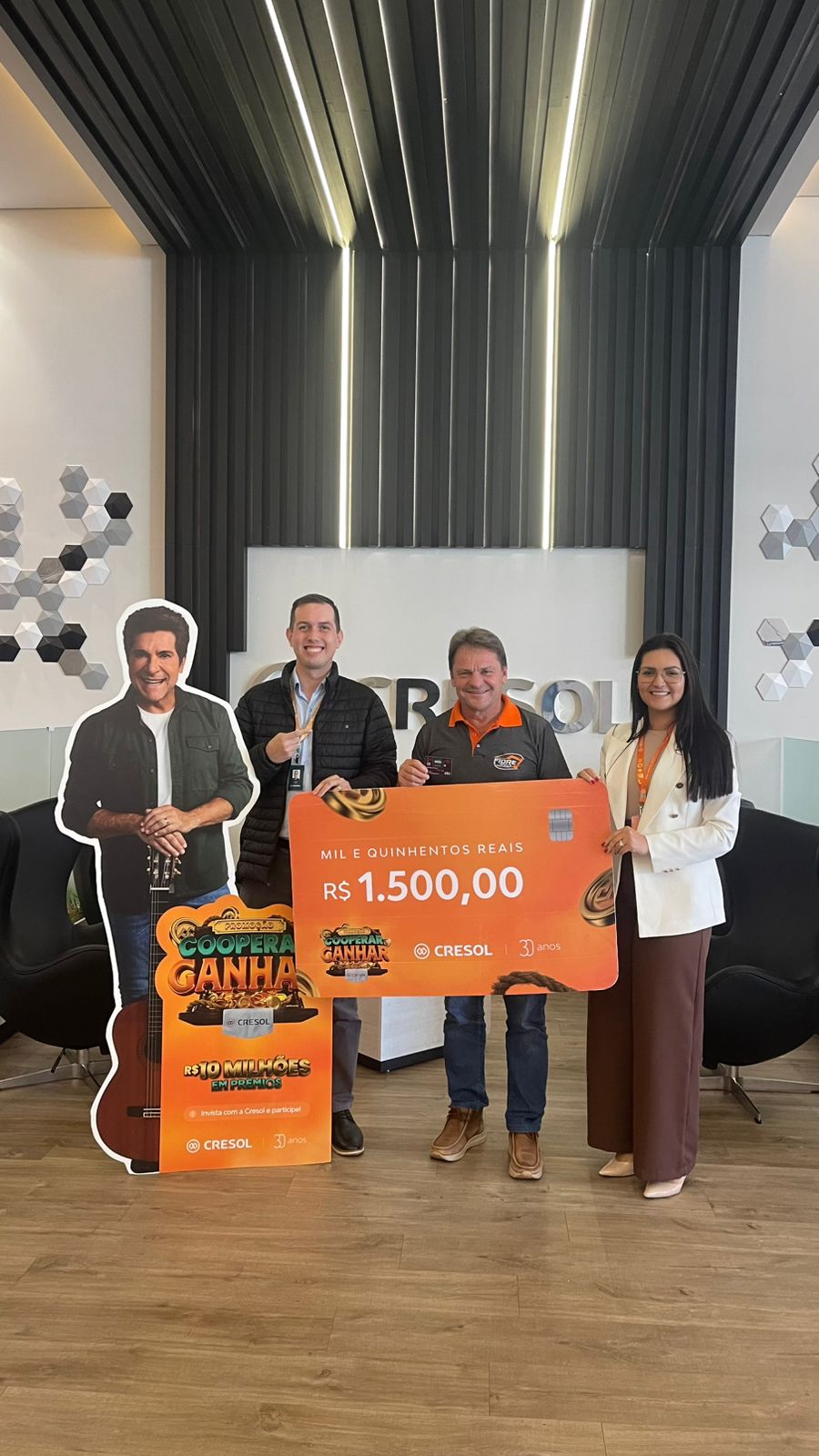De maio a novembro, a campanha promove sorteios mensais no valor de R$1.500 para 10 cooperados por mês Crédito: Assessoria Cresol