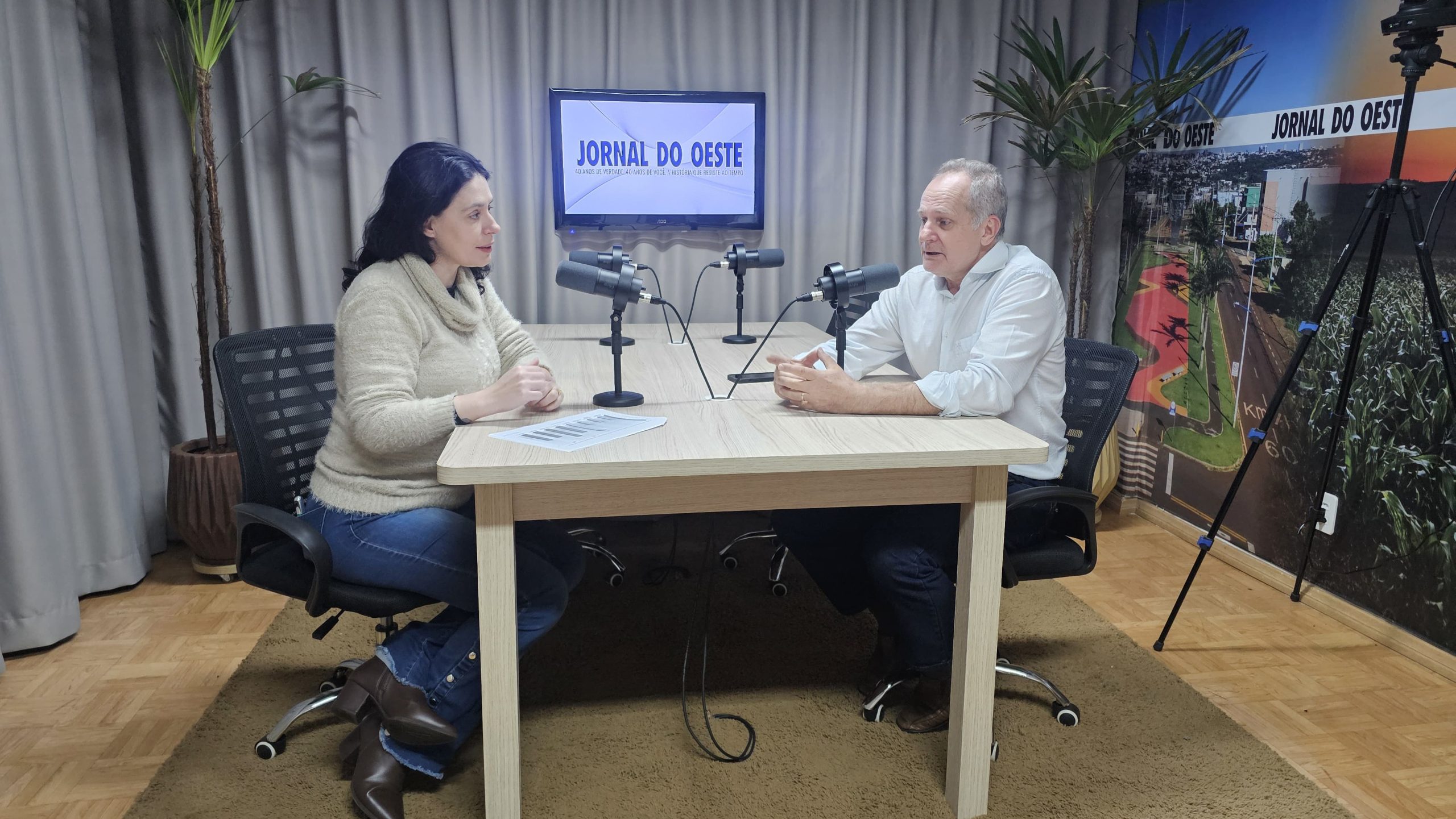 O presidente do IPM Edésio participou de um bate-papo com a editora do JO Bruna Manfroi