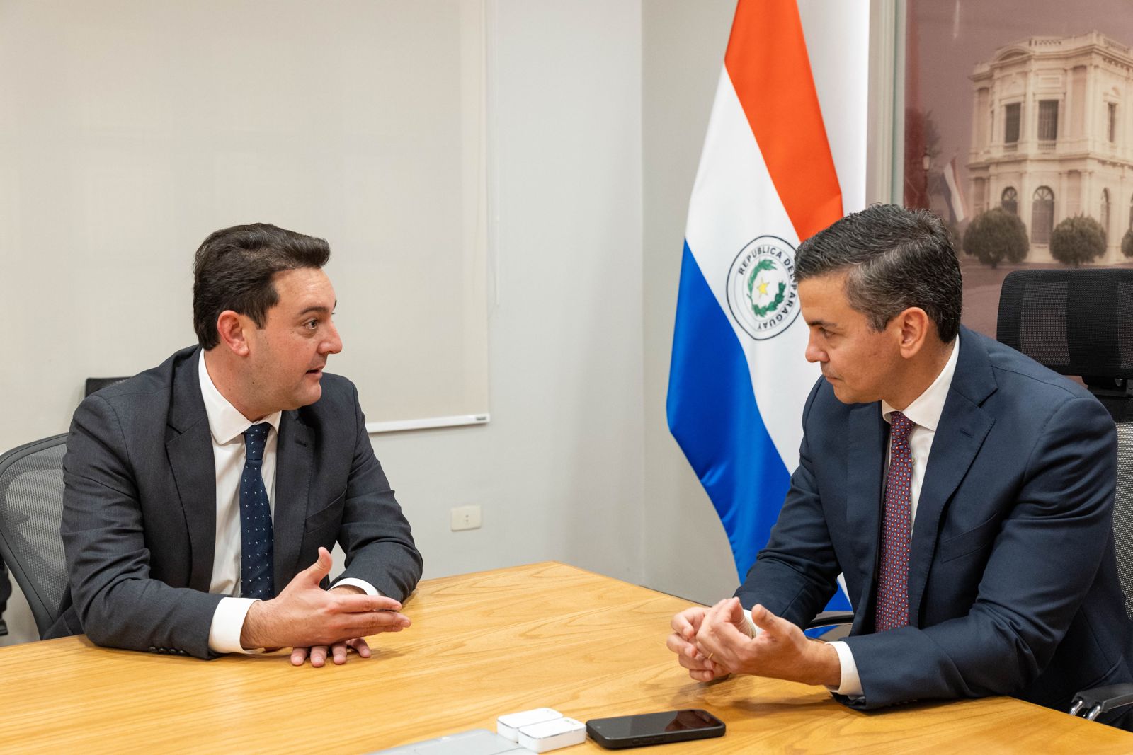 Ratinho Junior se reúne com presidente do Paraguai para falar sobre Ponte da Integração e comércio Crédito: Governo do Paraguai