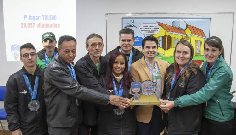 O principal deles foi do ACE Jandir Zorzin, 3º melhor do PR no individual; ele e seus colegas foram homenageados hoje (27), em evento na unidade local da entidade Crédito: Fabio Ulsenheimer/ Prefeitura de Toledo