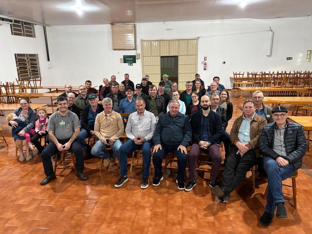 A reunião foi realizada no salão social da Igreja Evangélica de Cristo Crédito: Wanderson Schumacher/Prefeitura de Toledo