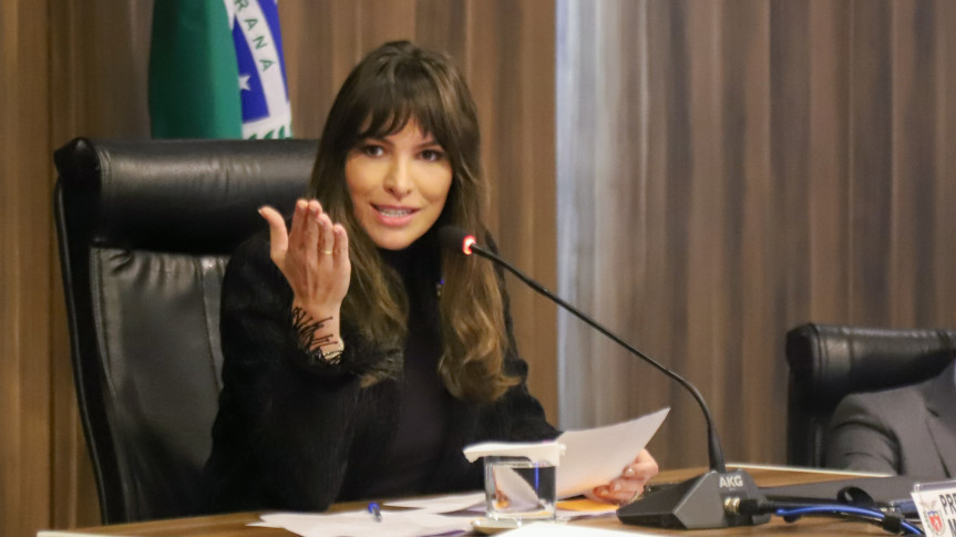 A deputada Maria Victoria (PP) é a autora da Lei nº 22.532/2025, que institui o Dia Estadual de Conscientização sobre a Adrenoleucodistrofia no Paraná. Créditos: Patryck Madeira