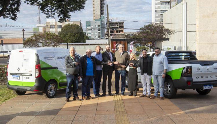 Nesta terça-feira (15), em frente ao Paço Municipal Alcides Donin, foi realizada uma cerimônia de entrega de dois novos veículos para o município Créditos: Prefeitura de Toledo