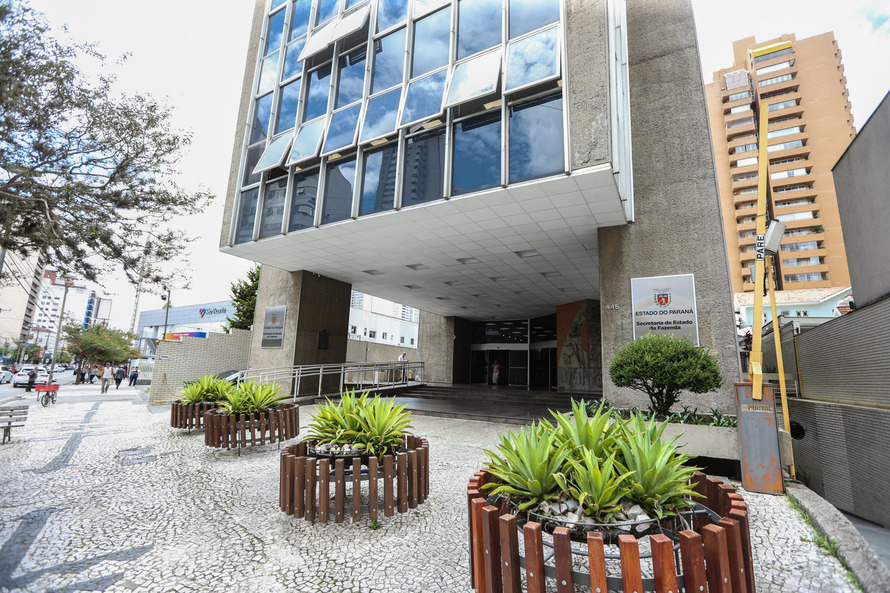 Mais de 2,3 mil candidatos são aprovados na prova objetiva do concurso para Auditor Fiscal Crédito: Geraldo Bubniak/AEN