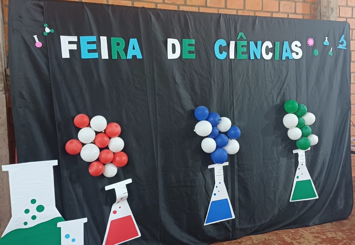 Estudantes de Novo Sobradinho apresentaram projetos de ciências em atividade prática Créditos: Joana Magnabosco