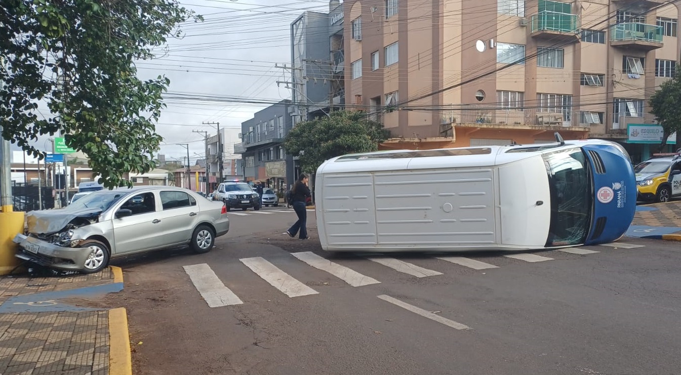 Devido o acidente no cruzamento, a Rua Sarandi em esquina com a Rua Guarani foi interditada. Créditos: Joana Magnabosco