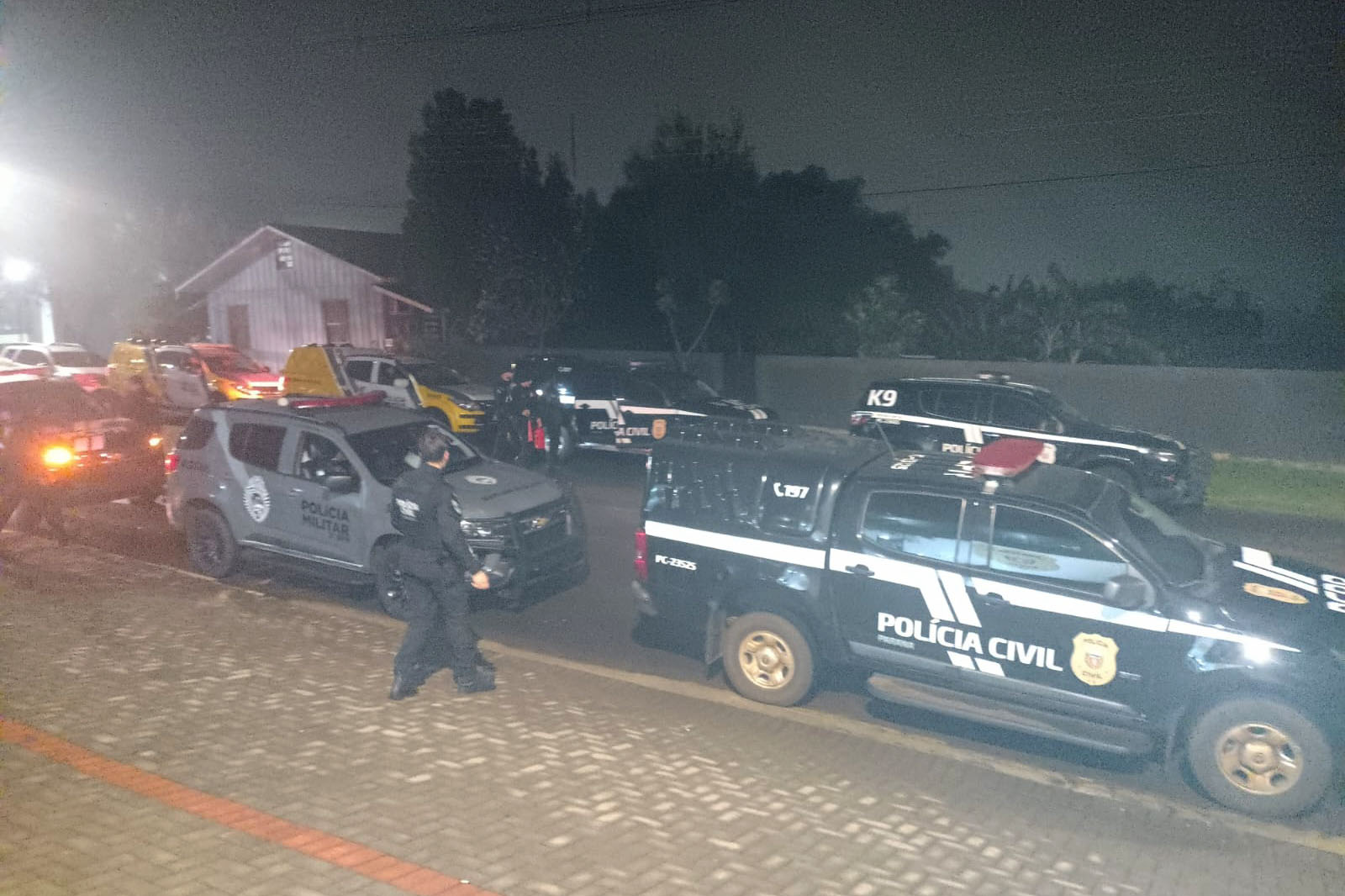 PCPR e PMPR prendem sete pessoas em operação contra o tráfico em Coronel Vivida Crédito: SESP