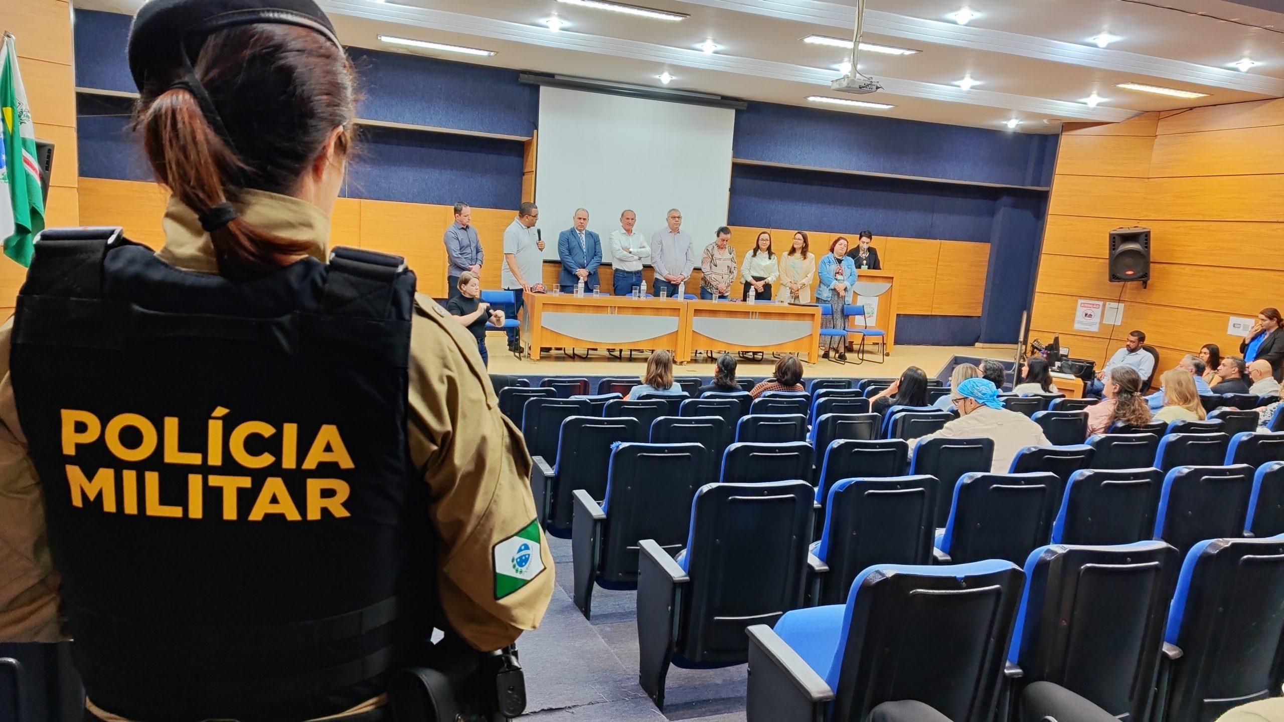 O encontro contou com a presença de autoridades municipais e do coordenador do Programa Mulher Segura Crédito: Janaí Vieira
