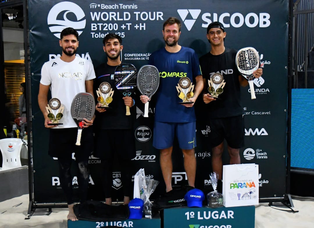 Campeões e campeãs no alto do pódio / Crédito: @focobt