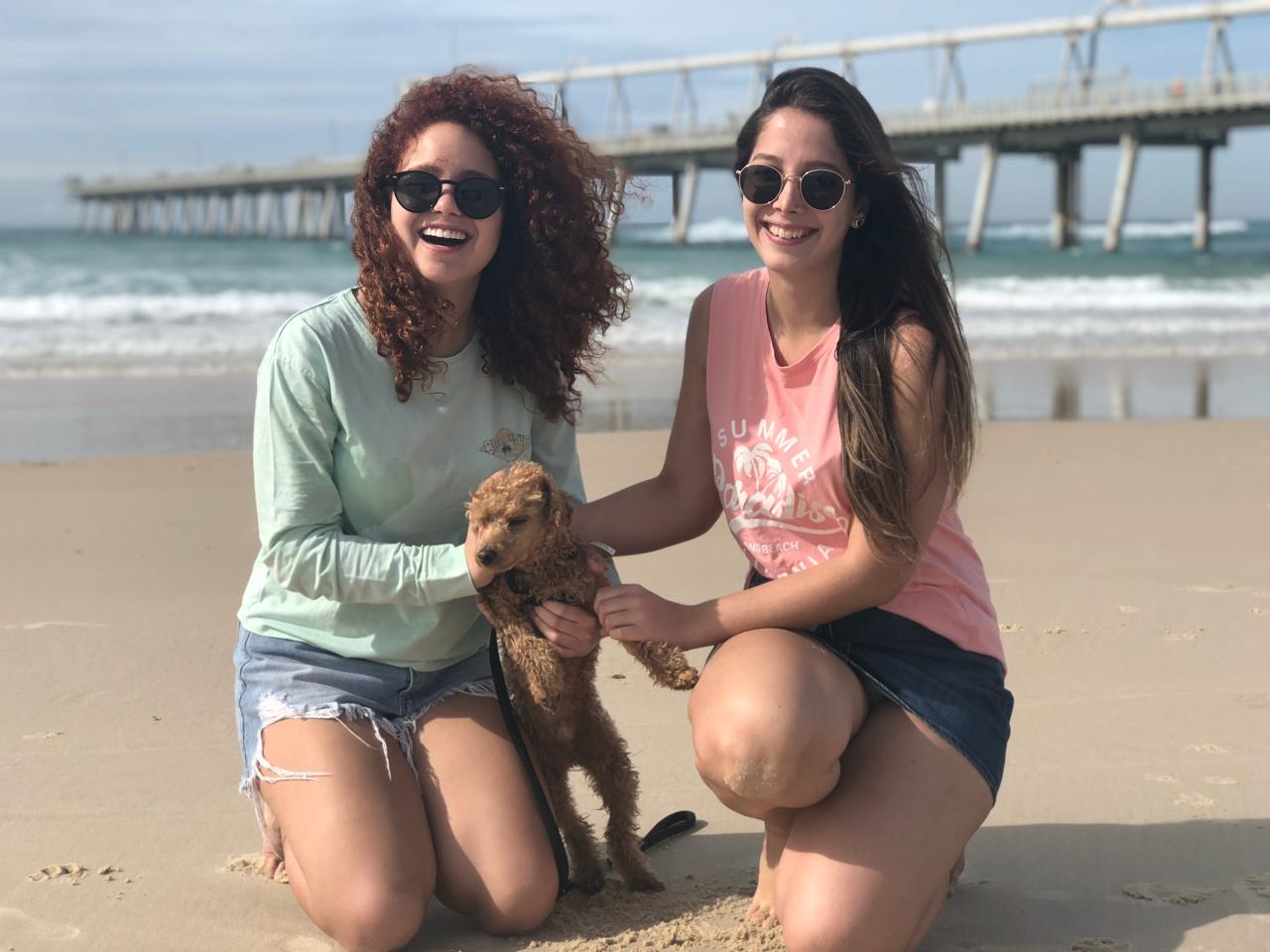 Letícia e Laís são amigas há 8 anos e, apesar da distância, o vínculo permanece o mesmo Créditos: Arquivo pessoal